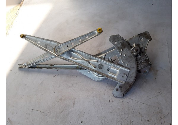 Склопідйомник механічний передній правий Renault Kangoo, 8200157006