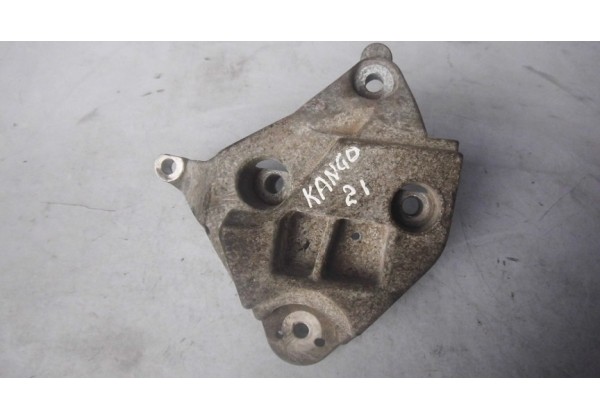 Кронштейн подушки двигуна правий Renault Clio II, Kangoo 1.5 DCi, 8200101849 *