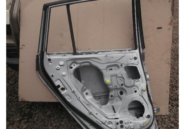 Двері ліві задні Renault Koleos, 08-16, 821010028R	