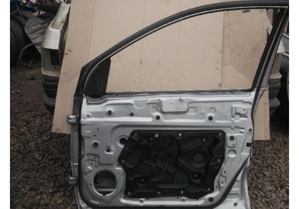 Двері праві передні Renault Koleos, 08-16, 801000030R
