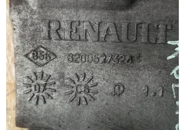 кронштейн генератора Renault 2.0 dci, 8200527326