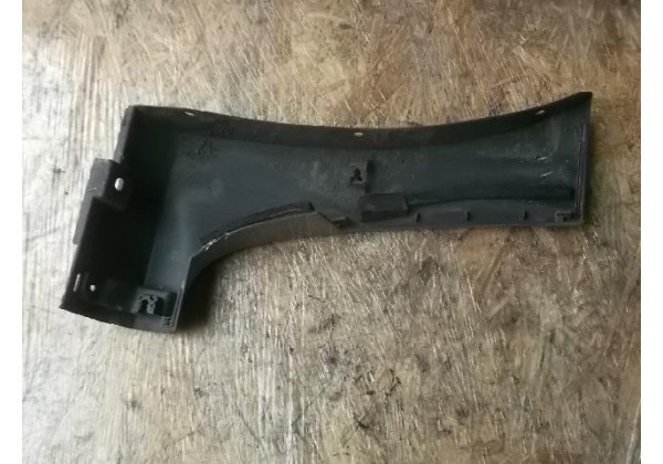Накладка крила передня права Renault Koleos, 764360008R