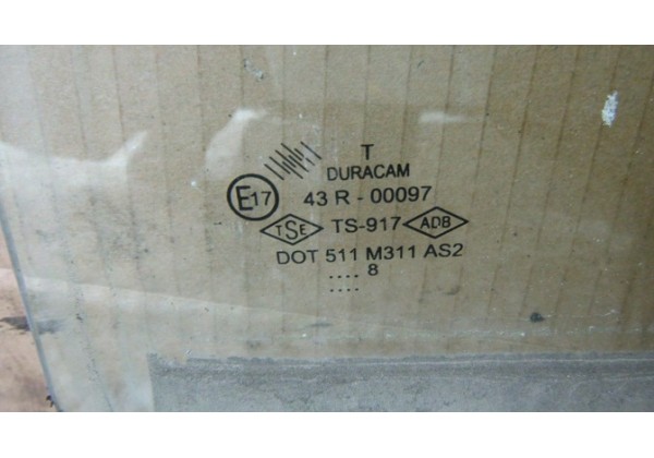 скло дверки ліве задне Renault Logan MCV, 06-09