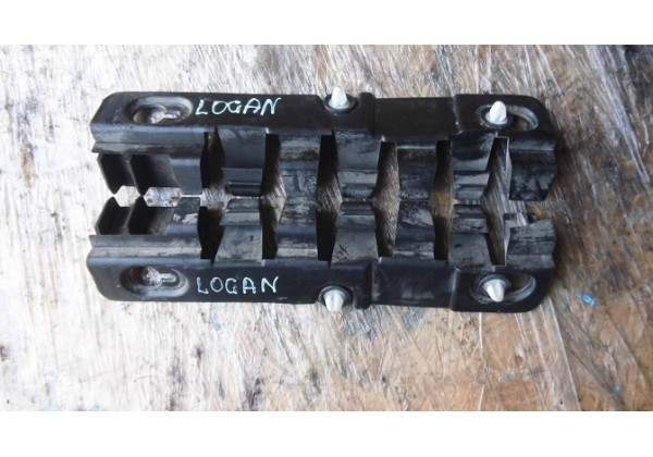 Кронштейн бампера заднього, седан Renault Logan, 06-09, 8200301495, 8200210078