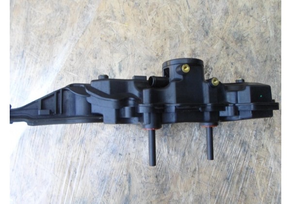 Сапун, (масловіддільник), клапанна кришка Renault 2.0 dci, M9R, 8200673395