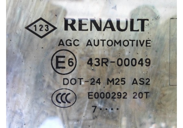 Скло правої передньої дверки Renault Laguna III, 803000001R