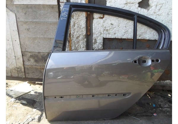 Дверка задня ліва, хетчбек Renault Laguna III, гола