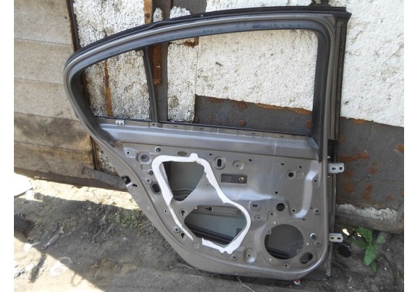 Дверка задня ліва, хетчбек Renault Laguna III, гола