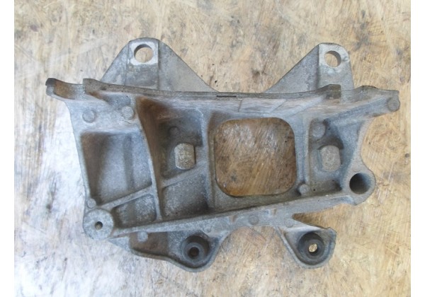 Кронштейн лівої подушки двигуна Renault Laguna III, 1.5 DCi, 2.0 DCi, 112210001R