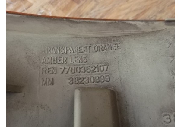 Поворотник лівий жовтий Renault Master II, 98-03, 7700352107