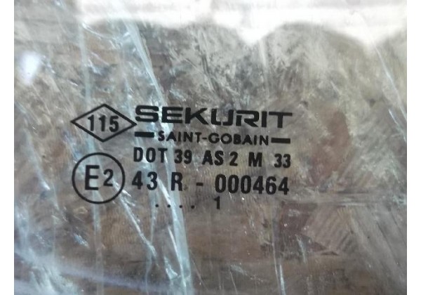 Скло дверки передньої правої Renault Master II, 98-03, 7701694295