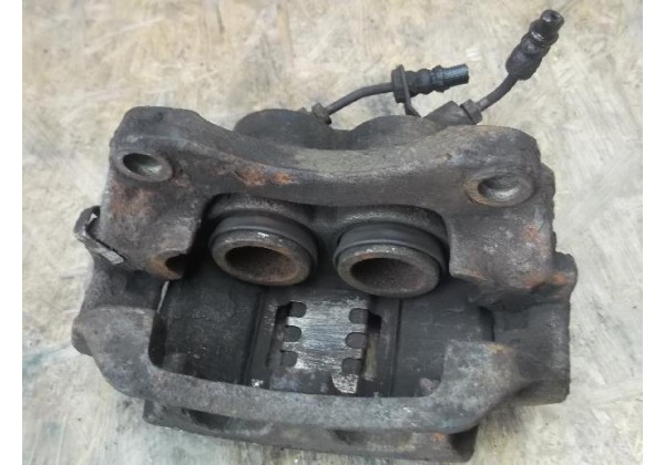 Супорт передній правий R16, два шланга Renault Master II, 7701206726, 7701049696