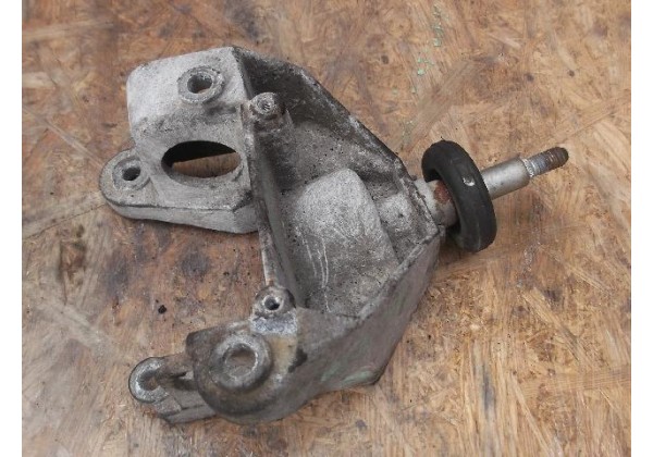 Кронштейн кріплення КПП Renault Master II 2.2, 2.5 dci, 8200027178