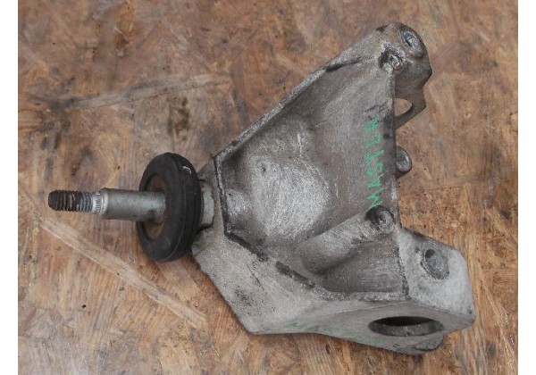 Кронштейн кріплення КПП Renault Master II 2.2, 2.5 dci, 8200027178