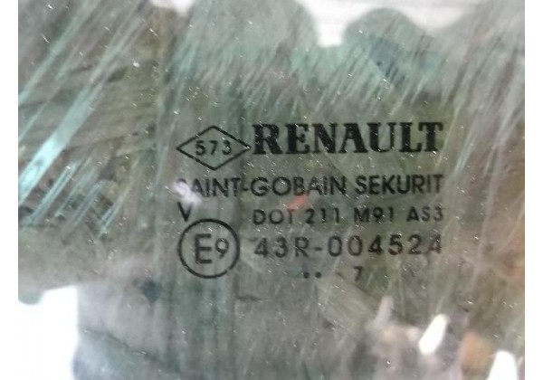 Скло лівої задньої дверки Renault Modus, 8200209956 *