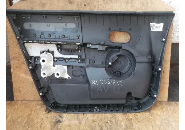 Обшивка двері передньої правої, (дверна карта) Renault Modus, 2007 р