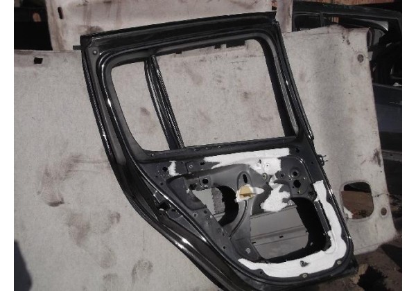Дверка ліва задня Renault Modus, 821014278R, 100$ *