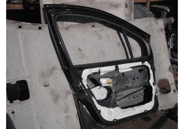 Дверка ліва передня Renault Modus, 801019830R, 100$ *