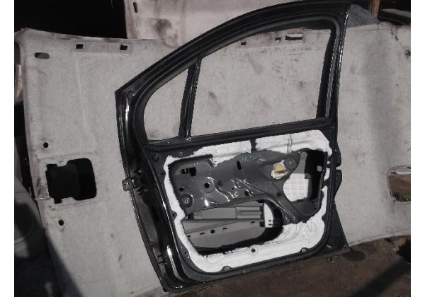 Дверка ліва передня Renault Modus, 801019830R, 100$ *