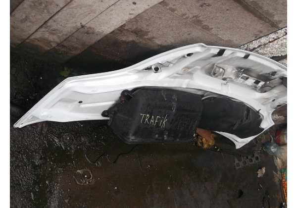 Капот Renault Trafic II, 7751478603