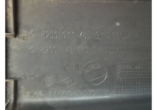 Накладка декоративна задня ліва (над ліхтарем) Renault Trafic II, 8200011485*