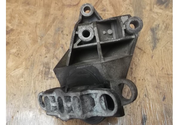 Подушка, опора двигуна права Renault Twingo 1.2, 7700412094