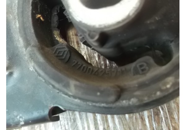 Подушка двигуна задня Renault Twingo 1.2, 7700425711