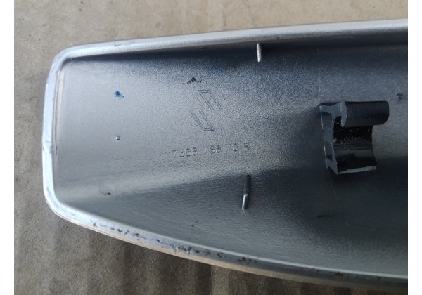 Заглушка рейлінгу ліва задня Renault Megane III Combi, 738876878R 