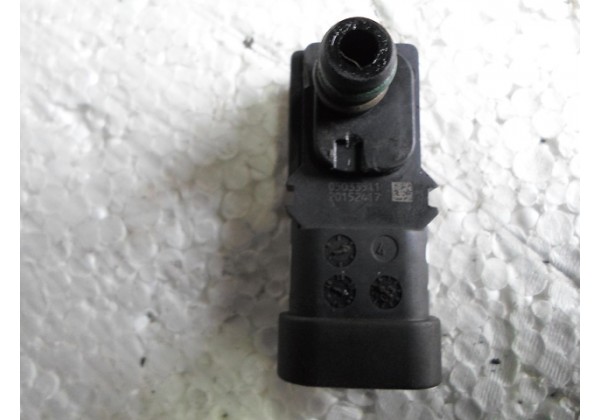 Датчик тиску повітря у впускному колекторі  Renault MEGANE ,ESPACE ,LAGUNA , SCENIC,Kangoo ,7700106886