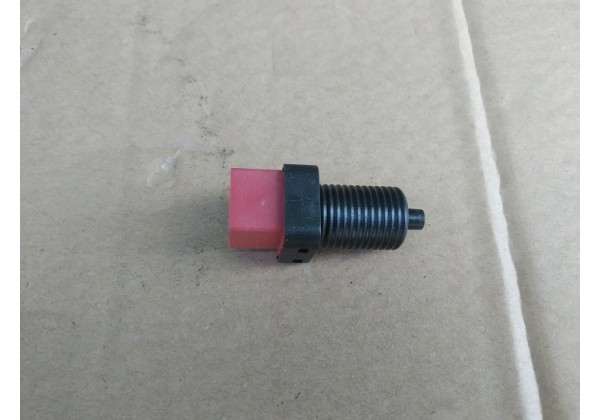Датчик включення стоп-сигналу на 2 піна Peugeot Expert, 206, 307, 607, 807, Citroen C3, C5, C8, Fiat Ulysse, 4534 37, 9643184680