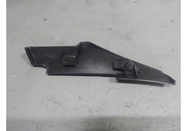 Накладка декоративна петлі капота права Renault Duster, 668220005R