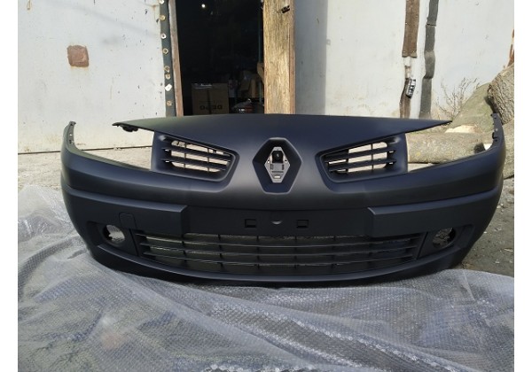 Бампер передній, комлектний, з решітками на ПТФ Renault Megane II , 06 - 08, 620223579R, 7701476892 