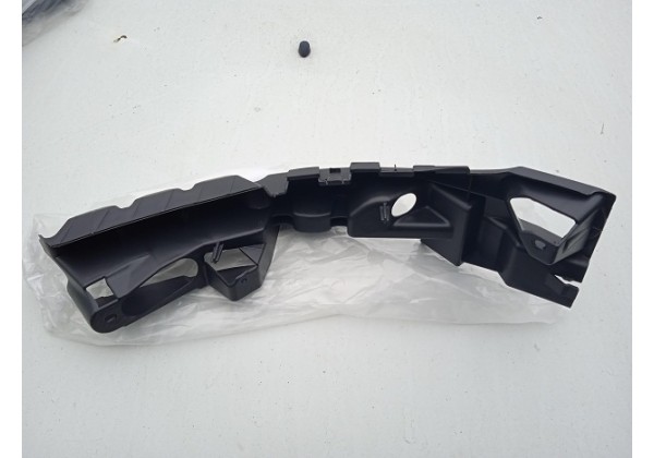 Кронштейн переднього бампера правий Renault Scenic II, 06 -08, 8200479718