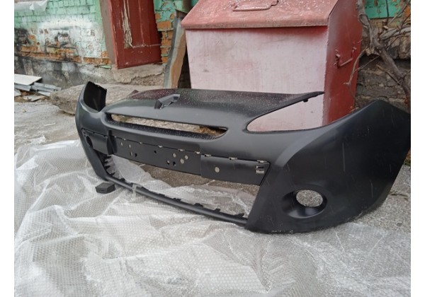 Бампер передній Renault Clio III, 09-12, 7701479263