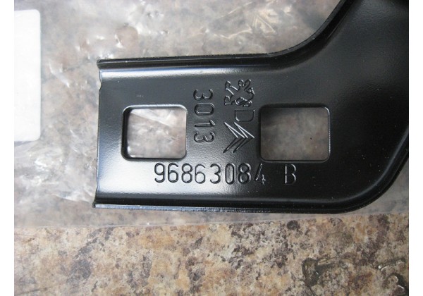 Кронштейн правий підсилювача переднього бампера Citroen C3 II, 742142