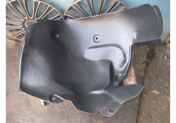 Підкрилок передній правий, задня частина Renault Scenic II, 8200136726