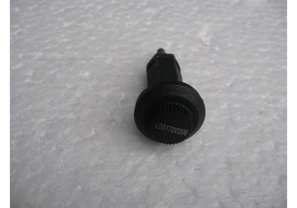 Фіксатор пластикової кришки двигуна Peugeot, Citroen 2.0hdi, 0137 F6