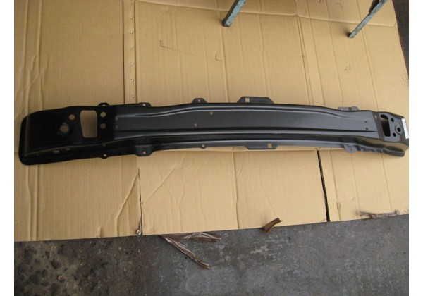 Підсилювач переднього бампера Renault Duster, 752106836R