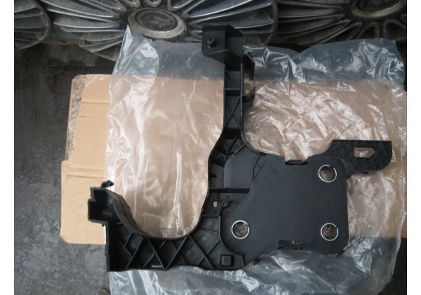 Рамка фари передня права Renault Scenic II, Megane II, 8200137496