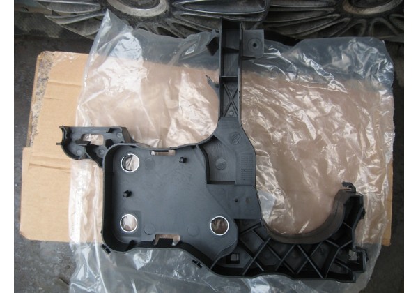 Рамка фари передня права Renault Scenic II, Megane II, 8200137496