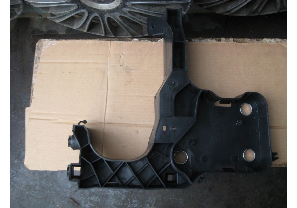 Рамка фари передня ліва Renault Scenic II, Megane II, 8200137495