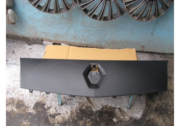 Решітка радіатора Renault Kangoo II, 8200499017, 7701210129