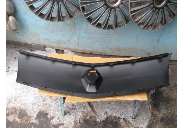 Решітка радіатора Renault Kangoo II, 8200499017, 7701210129