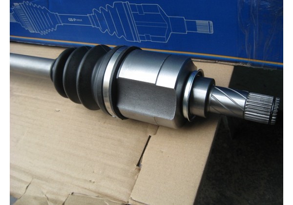 Піввісь передня ліва Renault Scenic III, Megane III, Fluence 1.6, 1.5 dci, 8200847584, 391016204R