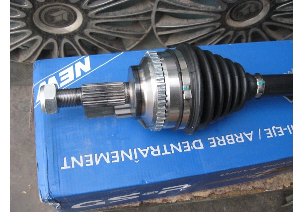 Полуось ліва, приводний вал Renault Kangoo, Clio II, зовн. 23, внутр. 23, ABS 44, 7711135906, 8200236110, 8200236109, 8200622834