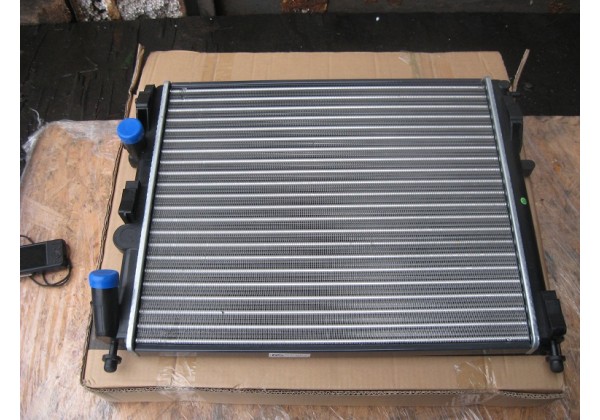Радіатор охолодження Renault Kangoo, Clio II, Symbol II, Logan,1.5 dci,1.9 dti,1.4,1.6, 8200033831, 8200343476