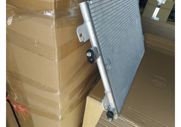 Радіатор кондиціонера Renault Sandero, Logan, MSV, Duster, 8200191738, 921007794R, 8200741257