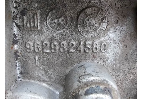 кронштейн двигуна задній, кронштейн піввісі правий Peugeot 406, 407, 607, Citroen С5 1.8, 2.0, 9629824580, 1807N2