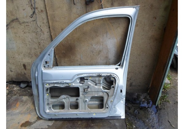 Дверка передня права з 2003 Renault Kangoo, 7751478654