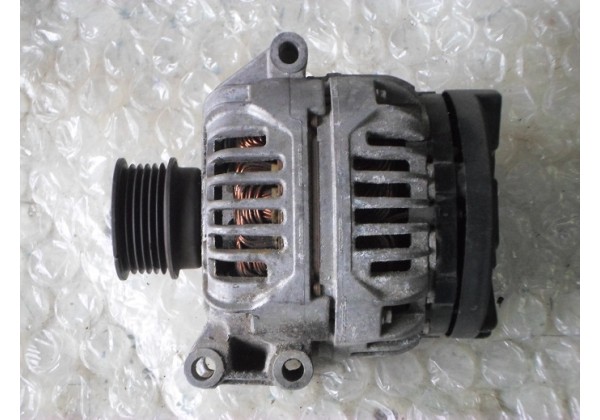 Генератор Renault Logan, Sandero, Clio II, III, Kangoo (1.4,1.6 8V,16v), Espace III (2.0 16v), Laguna (1.6,1.8,2.0 16v), Laguna II (1.6 ), Megane (1.4,1.6,1.8,2.0 16v), Megane II (1.9 dci), Scenic (1.4,1.6,2.0 16v), Scenic II (1.9 dci), 7700421477